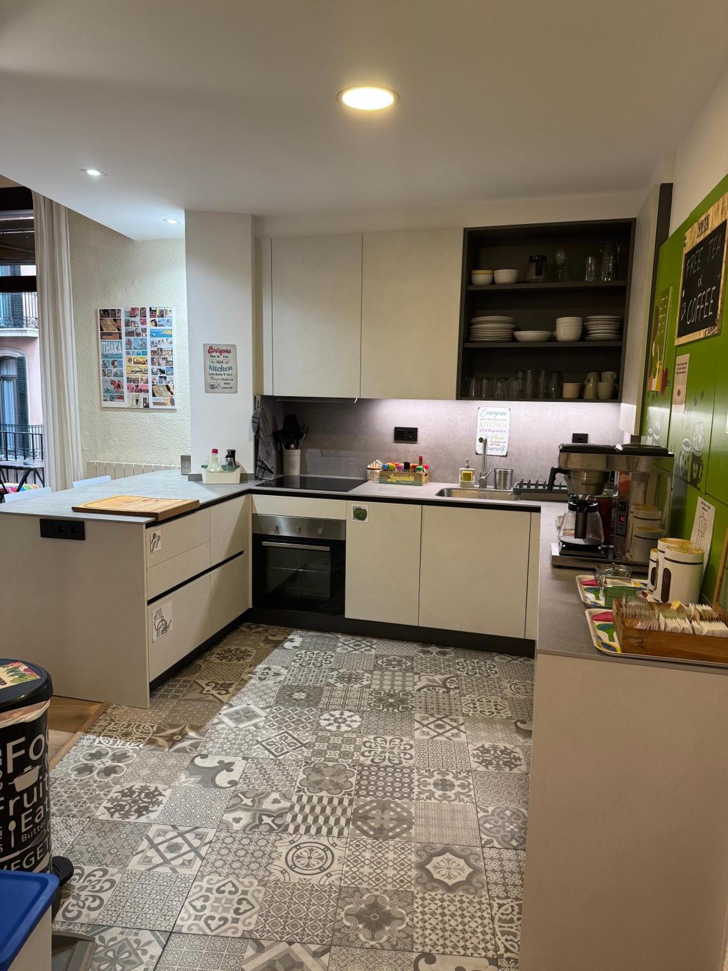 Itaca Hostel Барселона Екстериор снимка