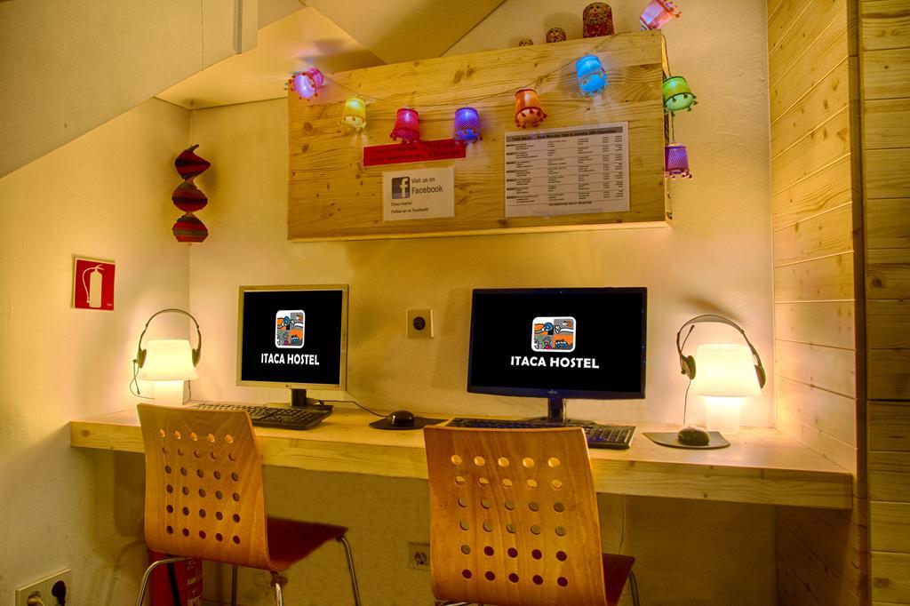 Itaca Hostel Барселона Екстериор снимка