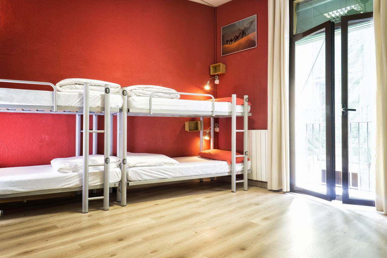Itaca Hostel Барселона Екстериор снимка